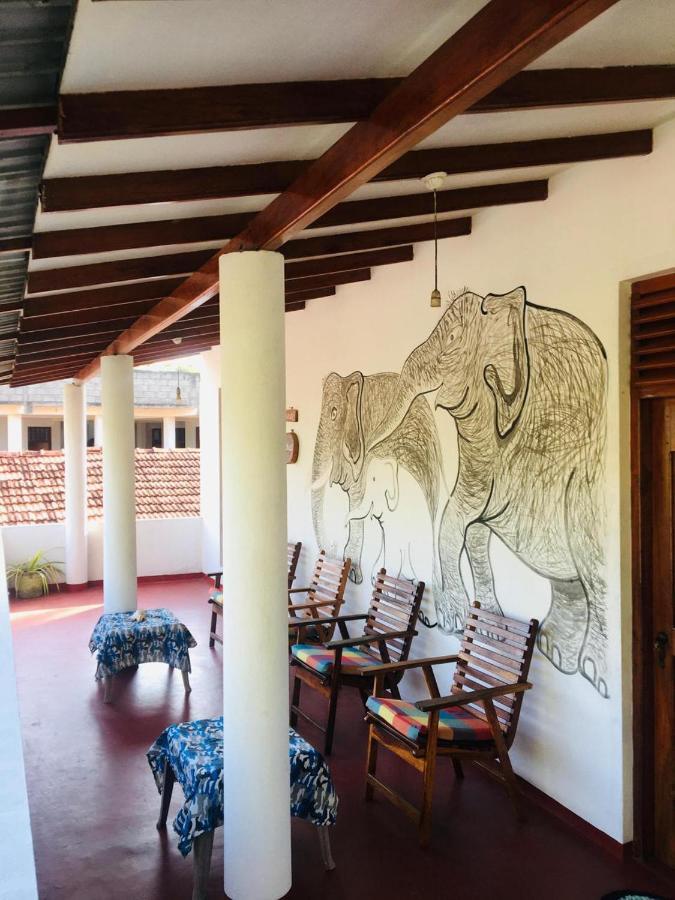 Sunrise Guest House & Restaurant Tangalle Exterior photo