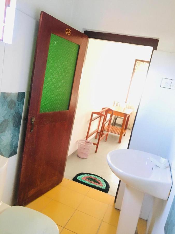 Sunrise Guest House & Restaurant Tangalle Exterior photo
