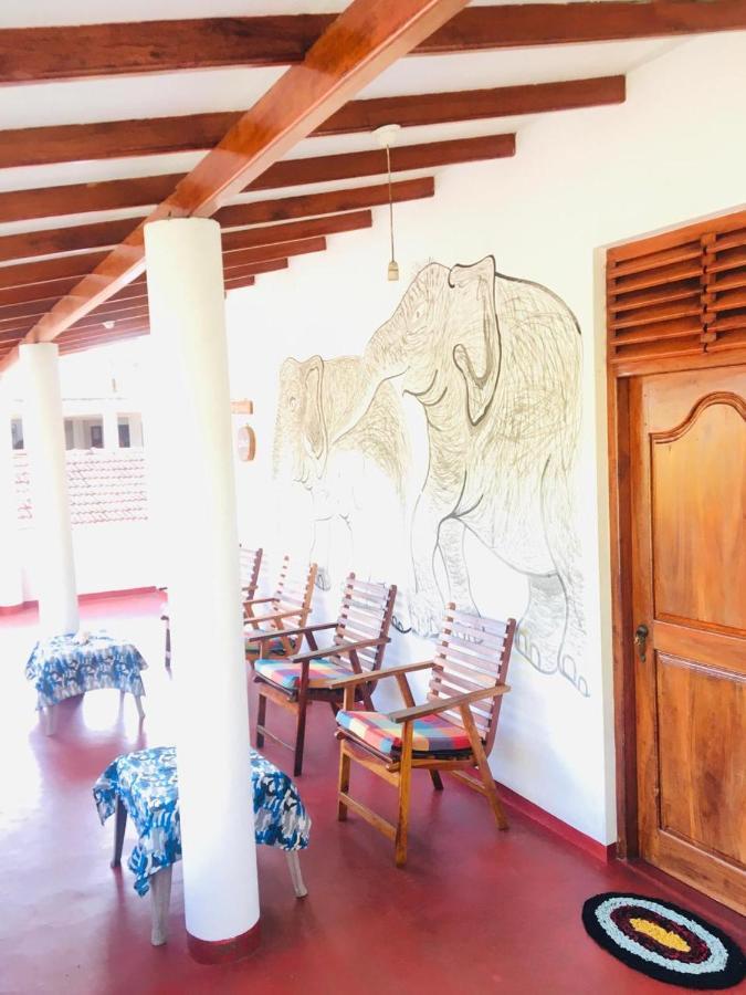Sunrise Guest House & Restaurant Tangalle Exterior photo
