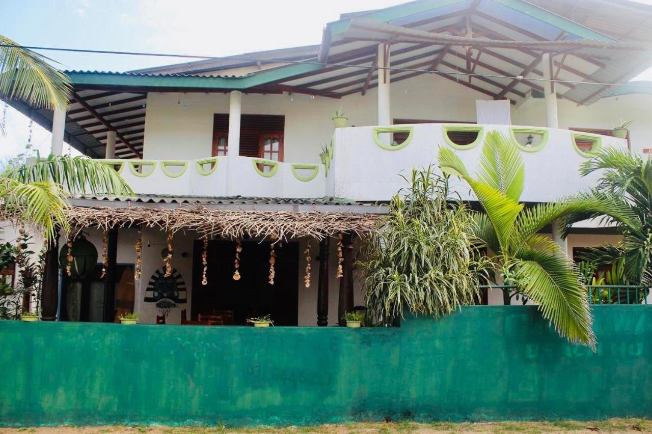 Sunrise Guest House & Restaurant Tangalle Exterior photo